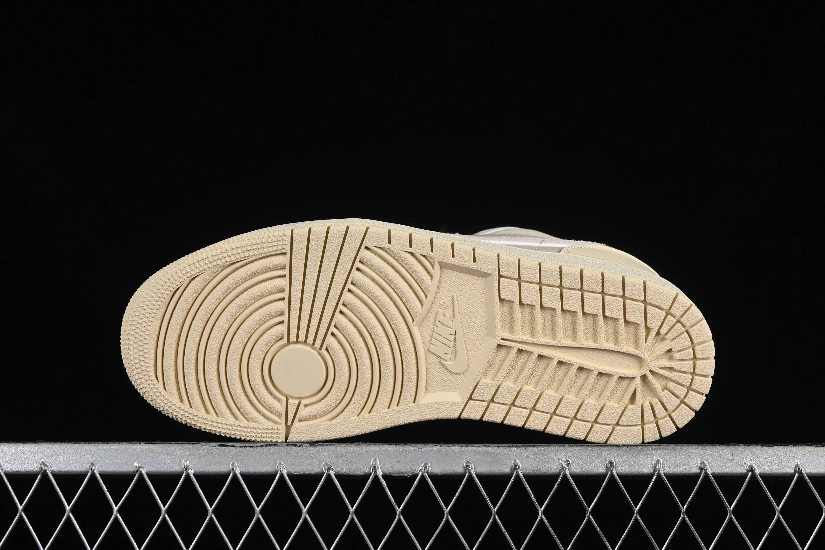 All Categories Air Jordan Jordan Series Basketball Shoes Air Jordan 1 Low Air Jordan 1 Low AJ1 Joe 1 Khaki Pink Low-top Cultural Basketball Shoes FQ1925-100